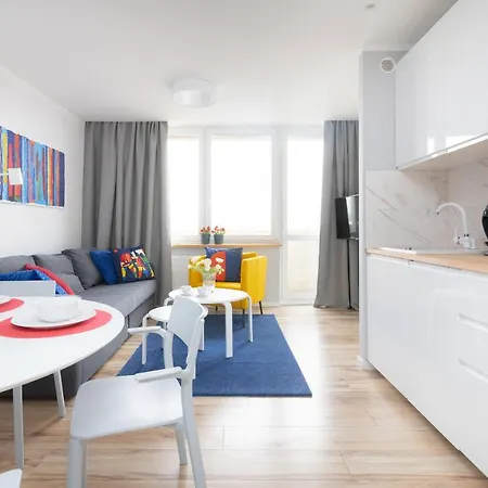 Beautiful 2 Flat With Balcony *
