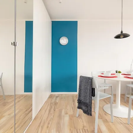Beautiful 2 Flat With Balcony Warsaw