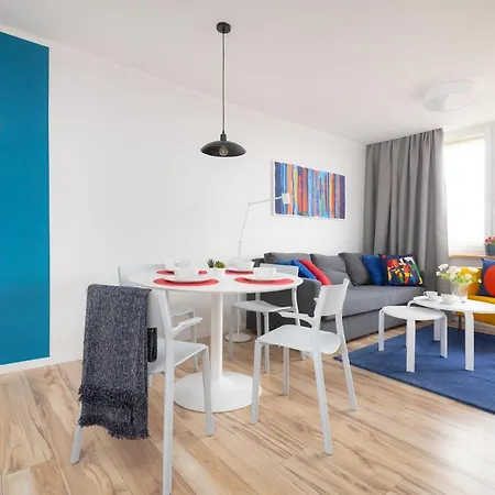 Beautiful 2 Flat With Balcony *