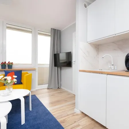 Beautiful 2 Flat With Balcony